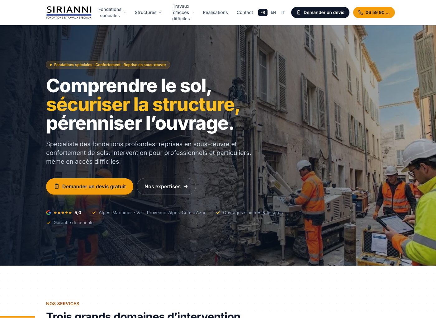 Page d'accueil de sirianni-travaux.fr : entreprise de fondations spéciales et de confortement, photo de chantier en ruelle, menu trilingue